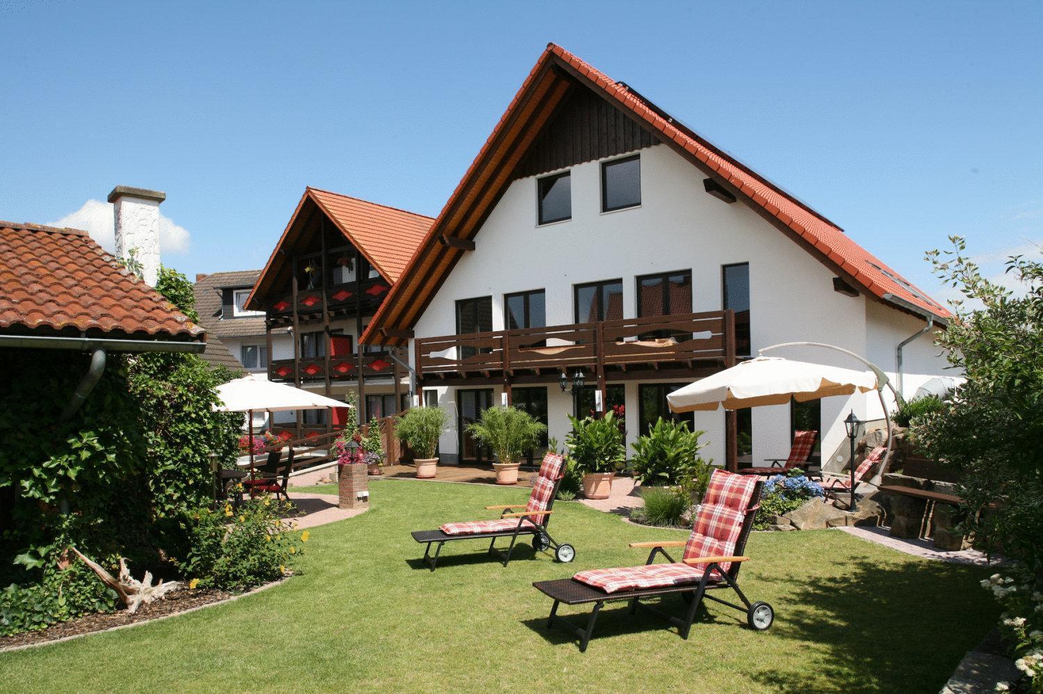 Landhotel Teuteberg Бад Аролзен Екстериор снимка
