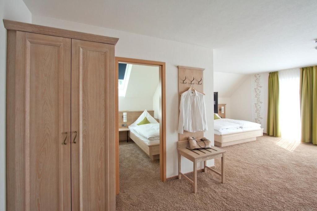 Landhotel Teuteberg Бад Аролзен Стая снимка