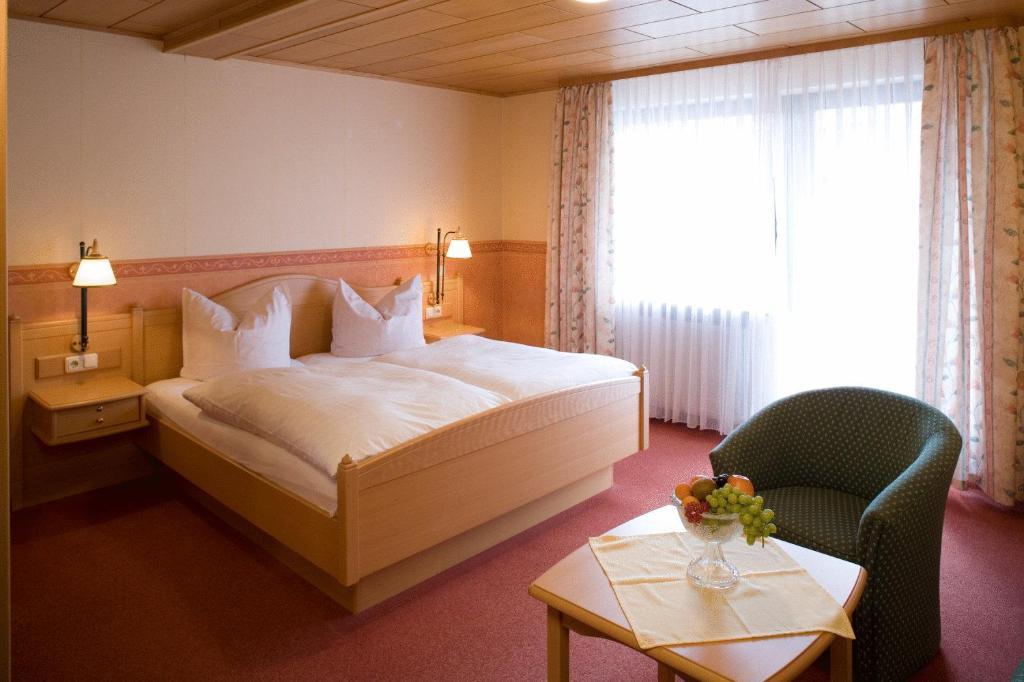Landhotel Teuteberg Бад Аролзен Екстериор снимка