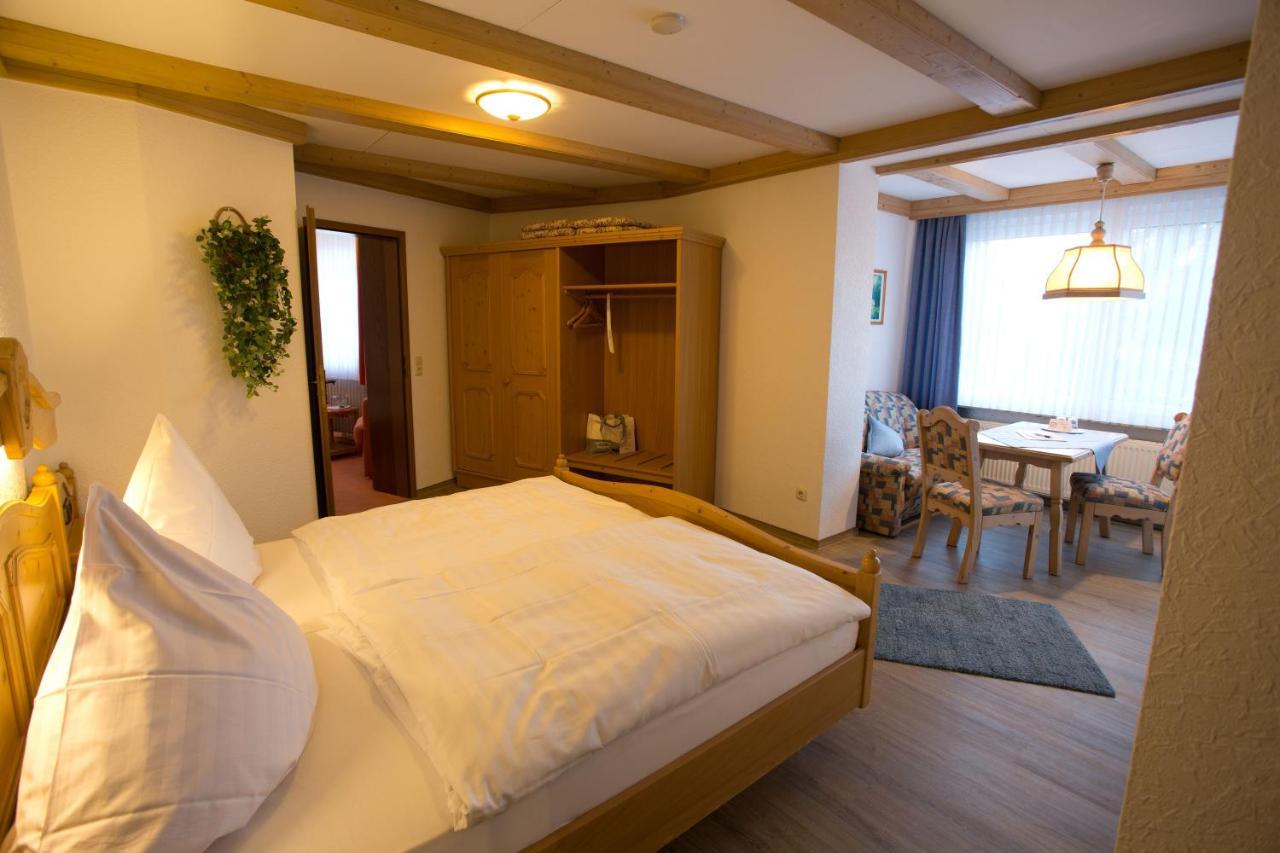 Landhotel Teuteberg Бад Аролзен Екстериор снимка